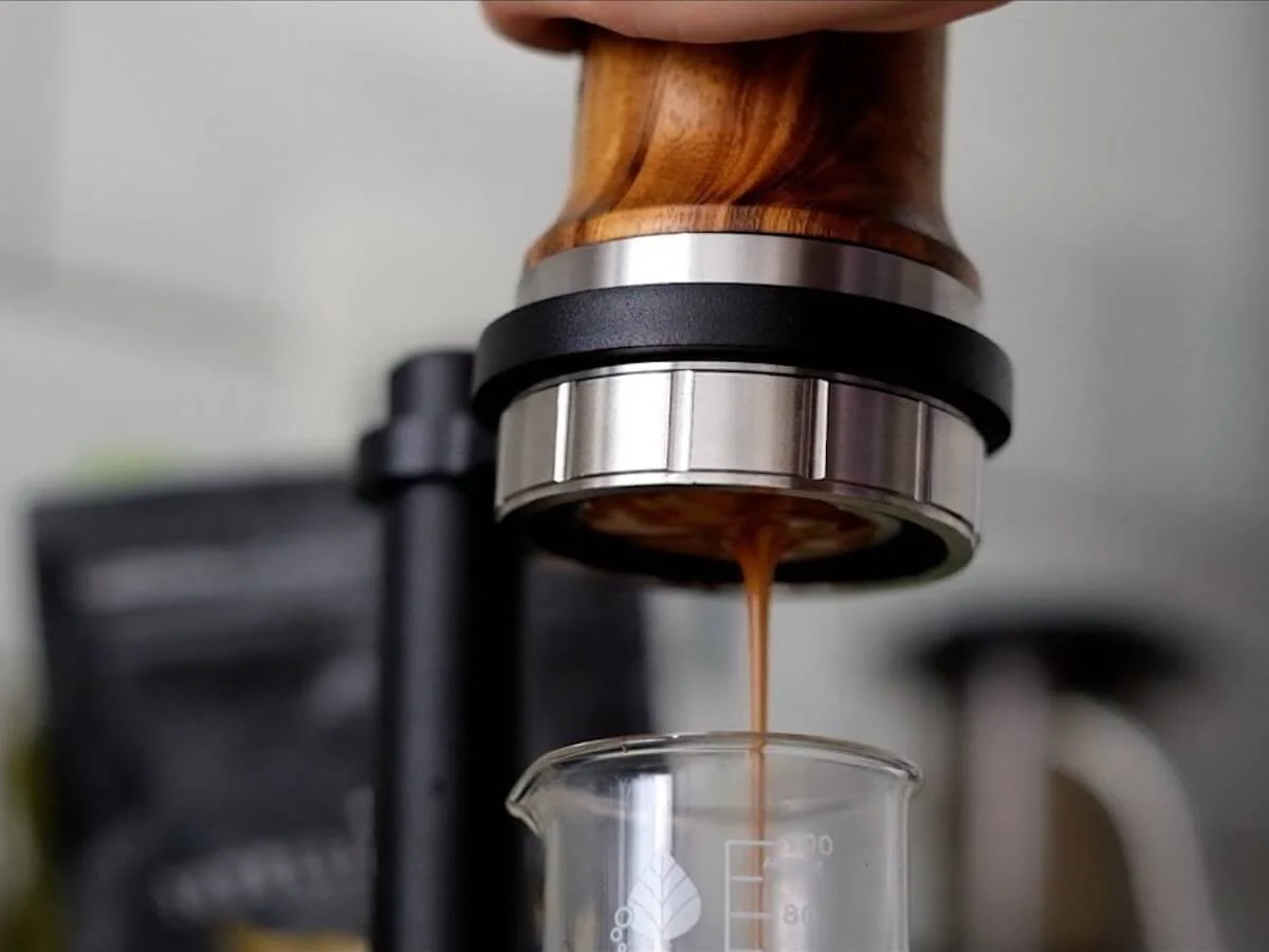 Aram | Espresso Maker w. Steel Support - Chestnut - Image 4
