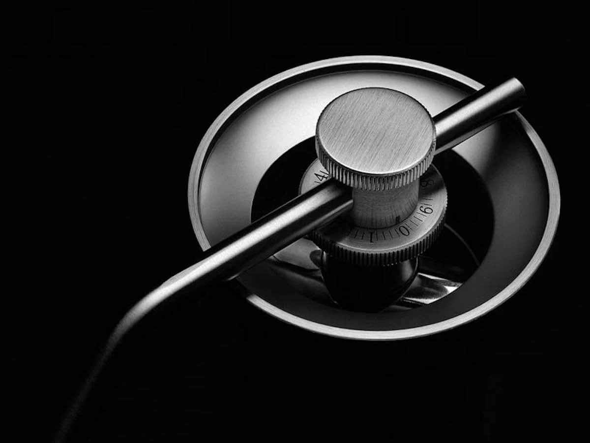 Kinu | M47 Manual Coffee Grinder - Classic - Image 4